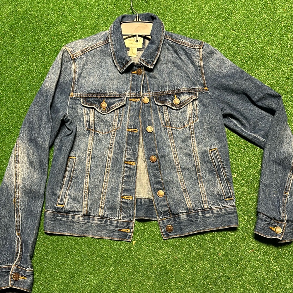 NWT Women’s Jean Jacket denim Forever 21
